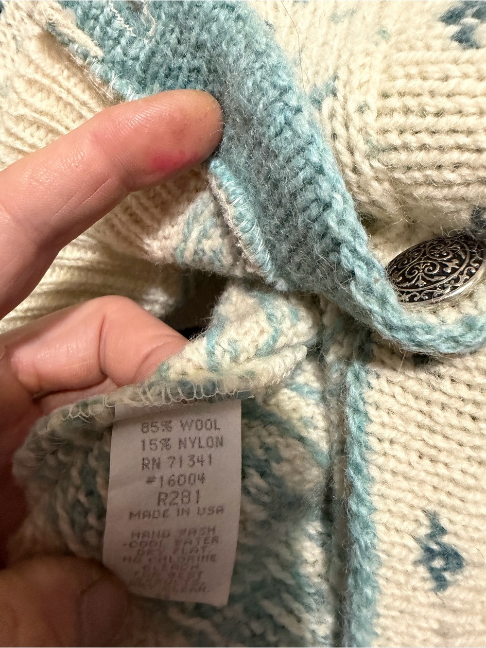 L. L. Bean Wool Vintage Sweater Cardigan Medium - Picture 3 of 4